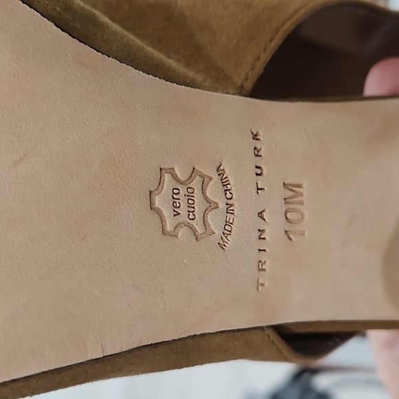 💕TRINA TURK💕 Sunset Blvd Suede Slingback Heels ~ Tan 10 New with Box (No Lid) - Picture 12 of 16